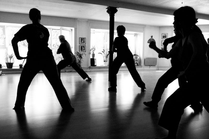 picture of people training